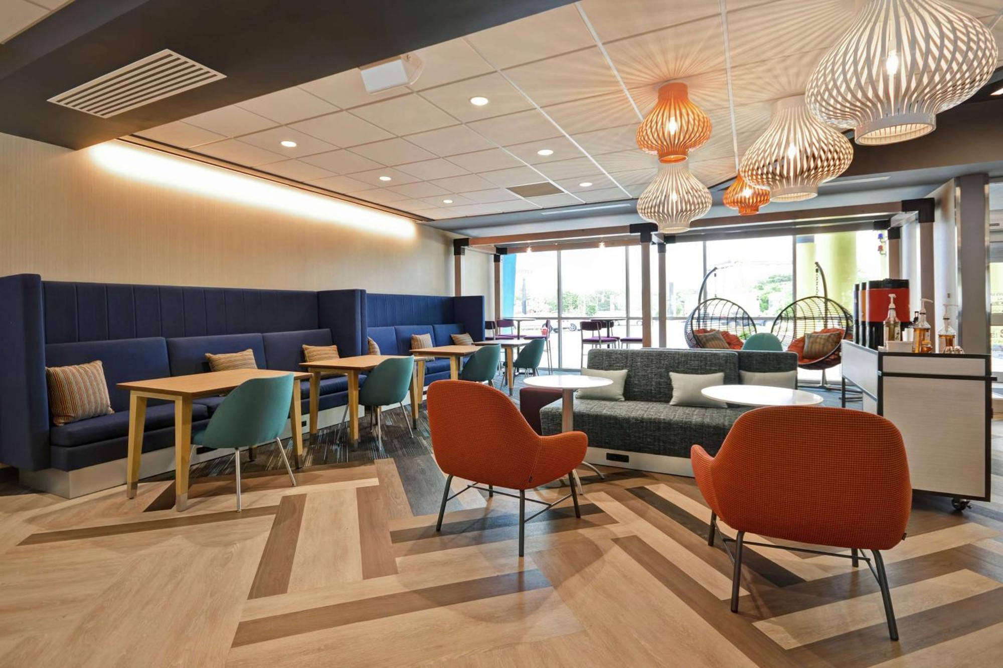 Tru By Hilton Chicopee Springfield Hotel Екстериор снимка